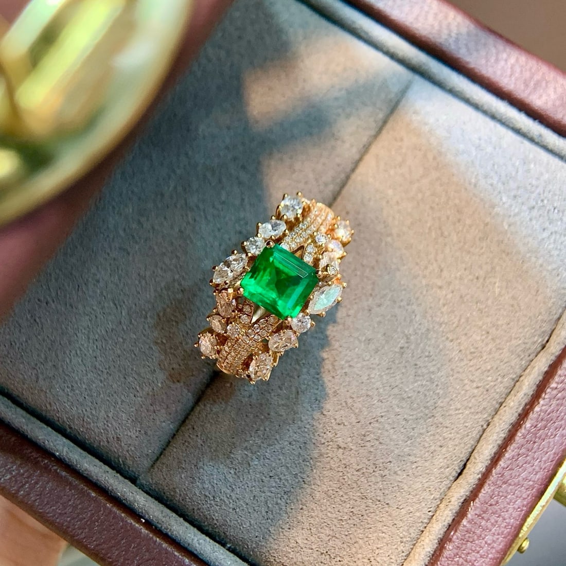 14k Gold 1.75 Ctw Vivid Green Natural Emerald & Diamond Ring - 5