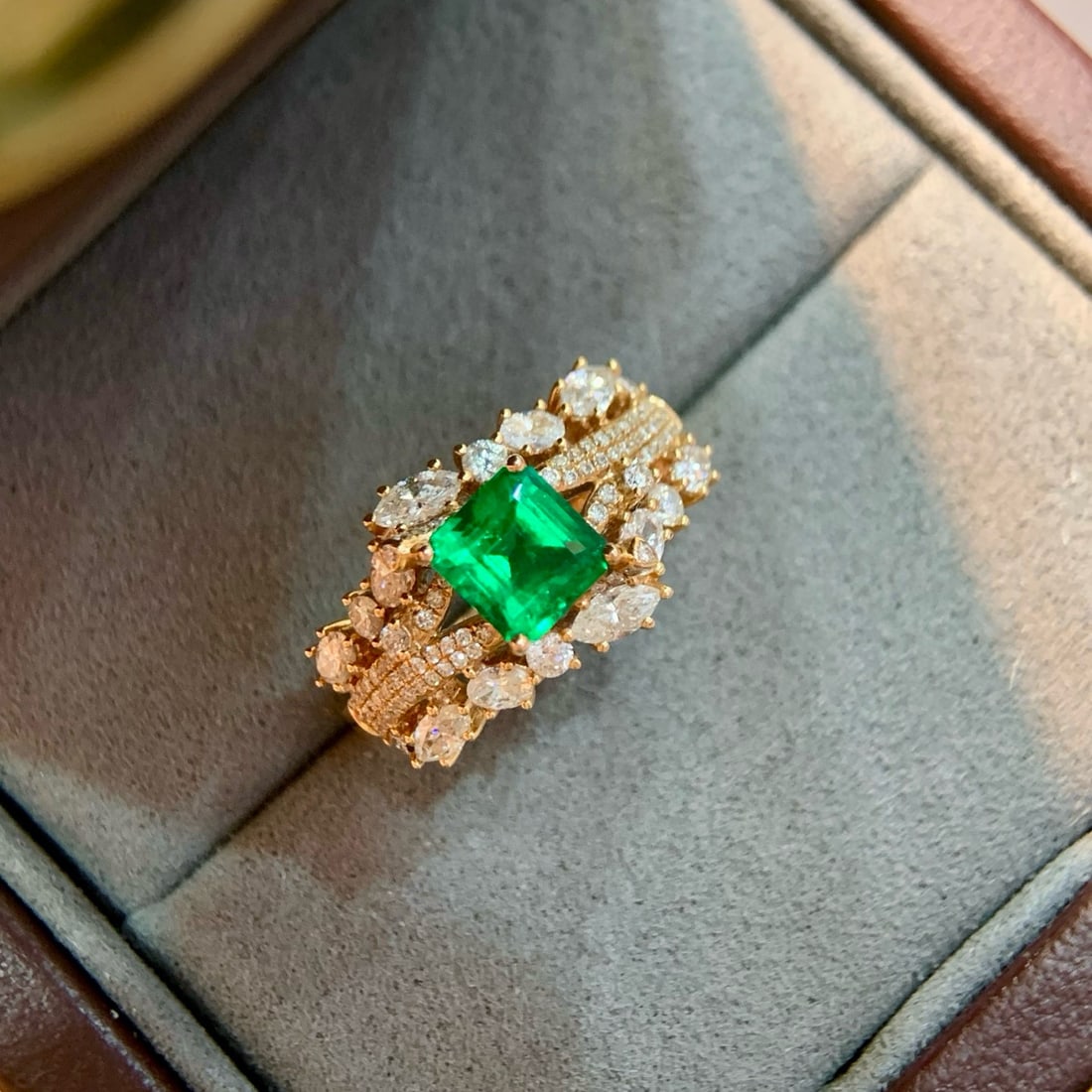 14k Gold 1.75 Ctw Vivid Green Natural Emerald & Diamond Ring - 7