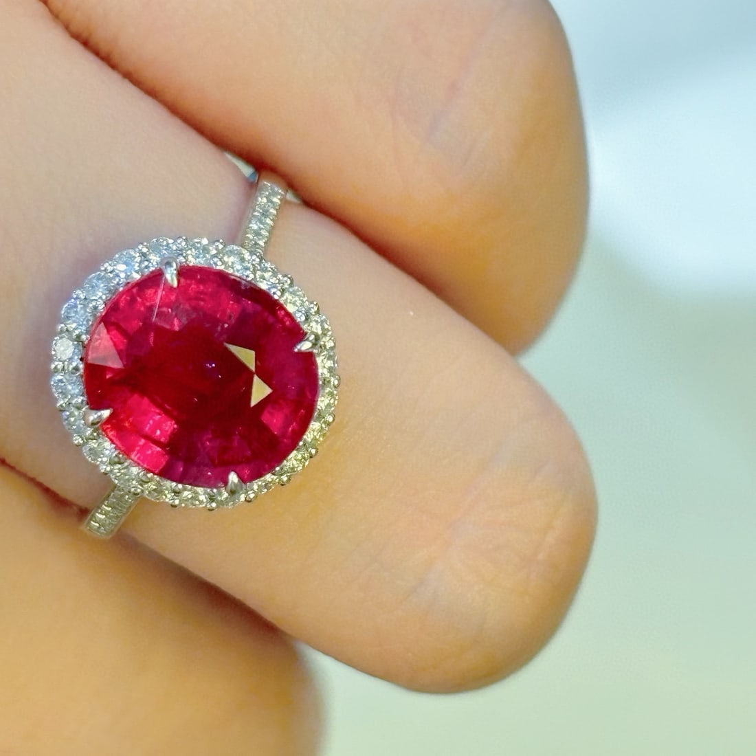 14k Gold 3.49 Ct Natural Tourmaline & Diamond Ring: Ref:231060195 // gold content:14k gold // ring size:7. 25us // // main gemstone:tourmaline // shape:oval // carat weight:3. 49ct // color:red // treatment:natural // // adjacent gemstone 2 : diamond