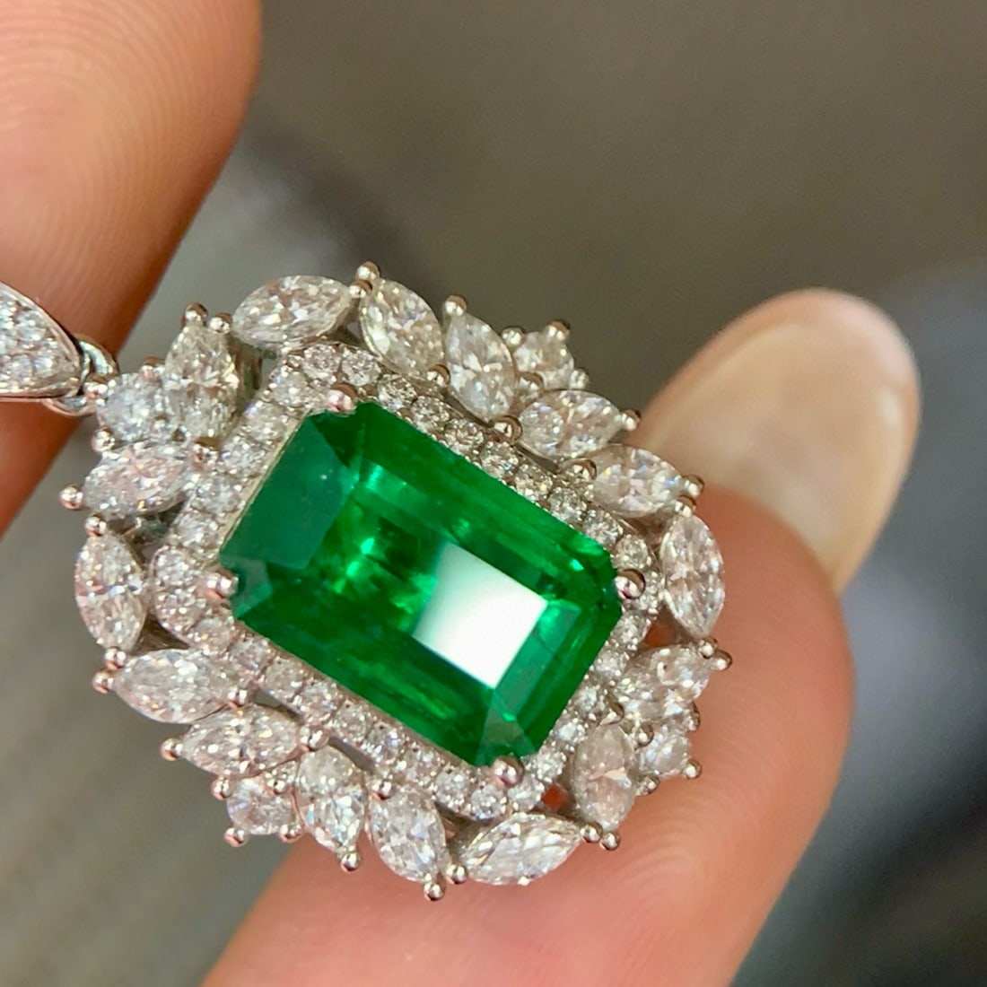14k Gold 3.22 Ctw Vivid Green Natural Emerald & Diamond Pendant( Without Chain ) - 3