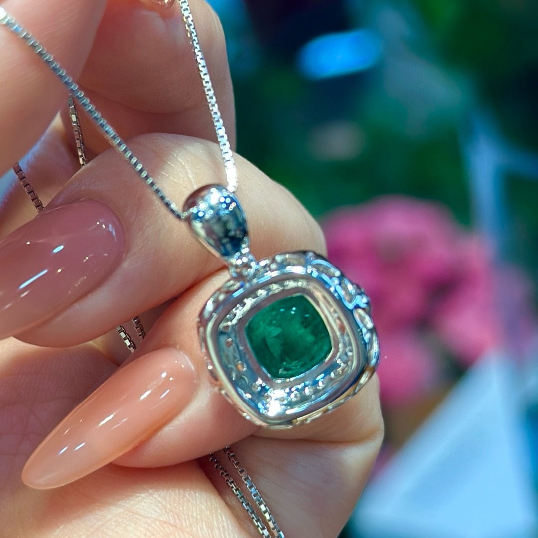 14k Gold 3.02 Ctw Vivid Green Natural Emerald & Diamond Pendant( Without Chain ) - 5
