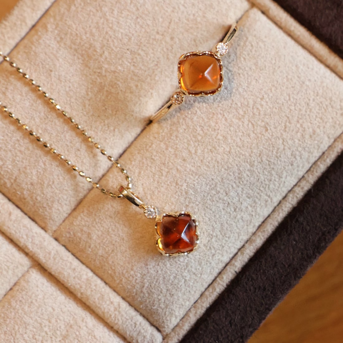 14k Gold 2.2 Ct Natural Spessartine & Diamond Jewelry Set: Ref:231060207 // gold content:14k gold // ring size:7. 25us // // ring // main gemstone:spessartine // shape:sugar-loaf // carat weight:1. 2ct // color:orange // treatment:natural // // adjacent