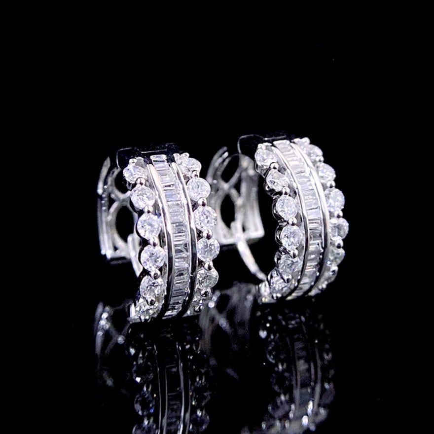 14k Gold 0.6 Ct Natural H Diamond Earrings: Ref:231060208 // gold content:14k gold // main gemstone:diamond // shape:multiply // carat weight:0. 6ct // clarity grade:vs-si // color:h // treatment:natural // High Estimate: 5300 Low Estimate: