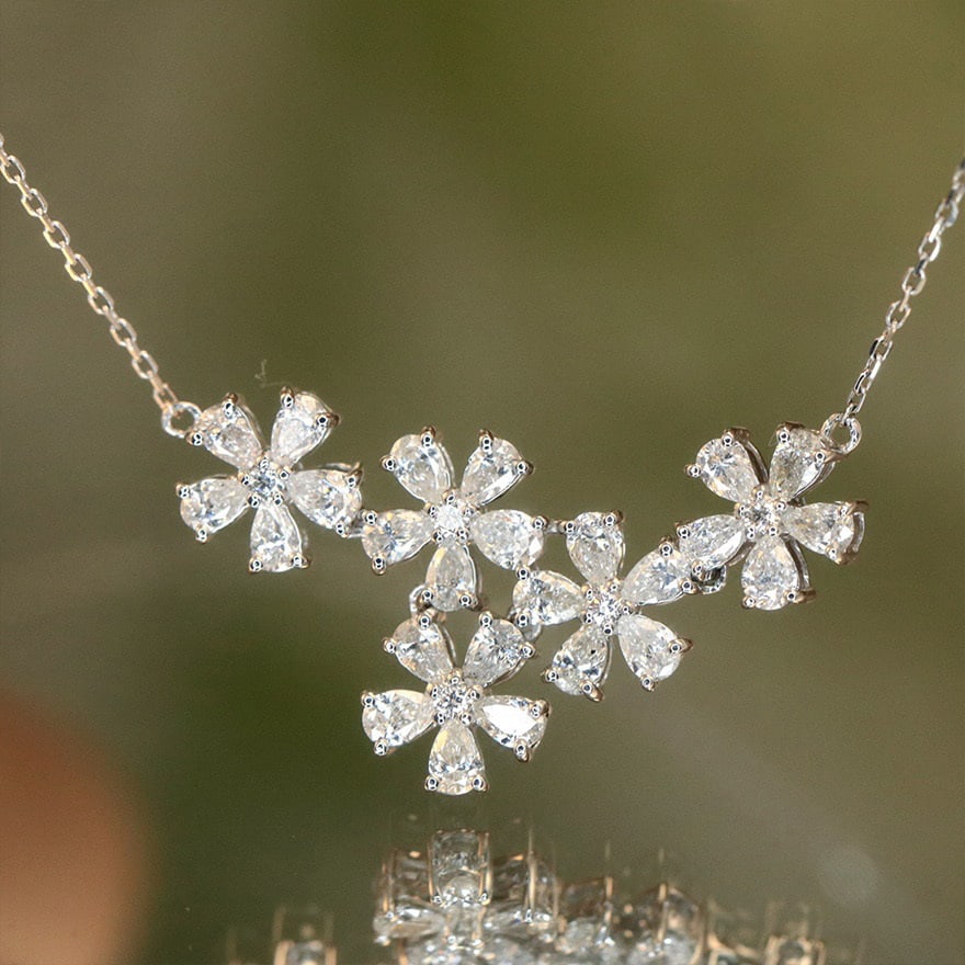 14k Gold 1.35 Ct Natural H Diamond Necklace: Ref:231060211 // gold content:14k gold // main gemstone:diamond // shape:multiply // carat weight:1. 35ct // clarity grade:vs-si // color:h // treatment:natural // Low Estimate: 5500 Condition: New Hi
