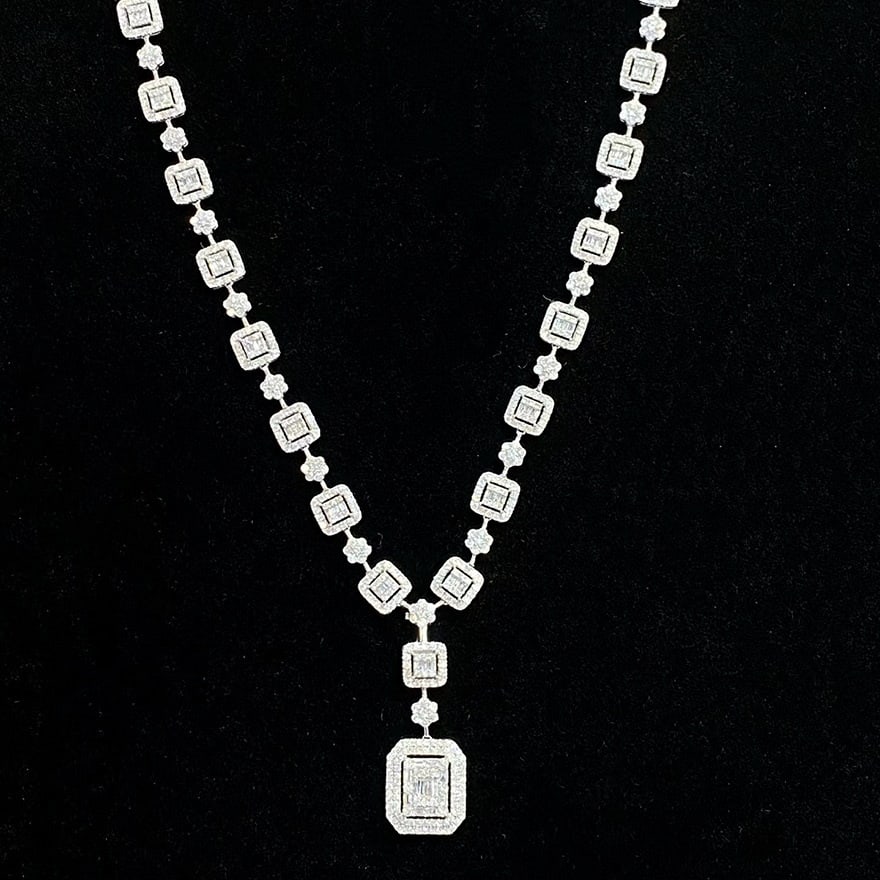 14k Gold 6 Ct Natural H Diamond Necklace: Ref:231060216 // gold content:14k gold // main gemstone:diamond // shape:multiply // carat weight:6ct // clarity grade:vs-si // color:h // treatment:natural // High Estimate: 36000 Condition: New Low