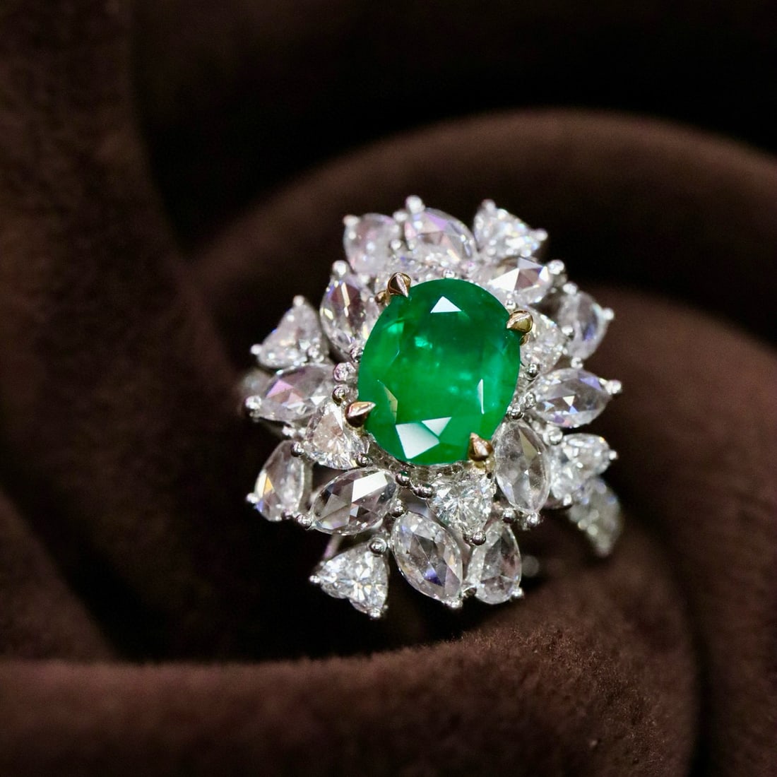 14k Gold 2.85 Ctw Vivid Green Natural Emerald & Diamond Ring: Ref:231060237 // gold content:14k gold // ring size:7. 25us // // main gemstone:emerald // shape:oval // carat weight:1. 32ct // color:vivid green // treatment:natural // // adjacent gemstone 2 :