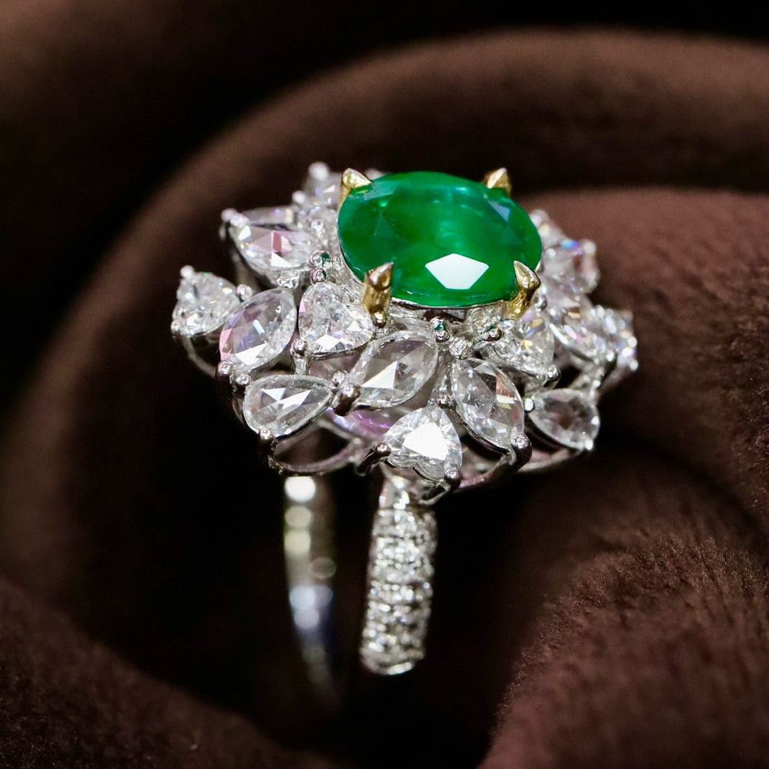14k Gold 2.85 Ctw Vivid Green Natural Emerald & Diamond Ring - 2