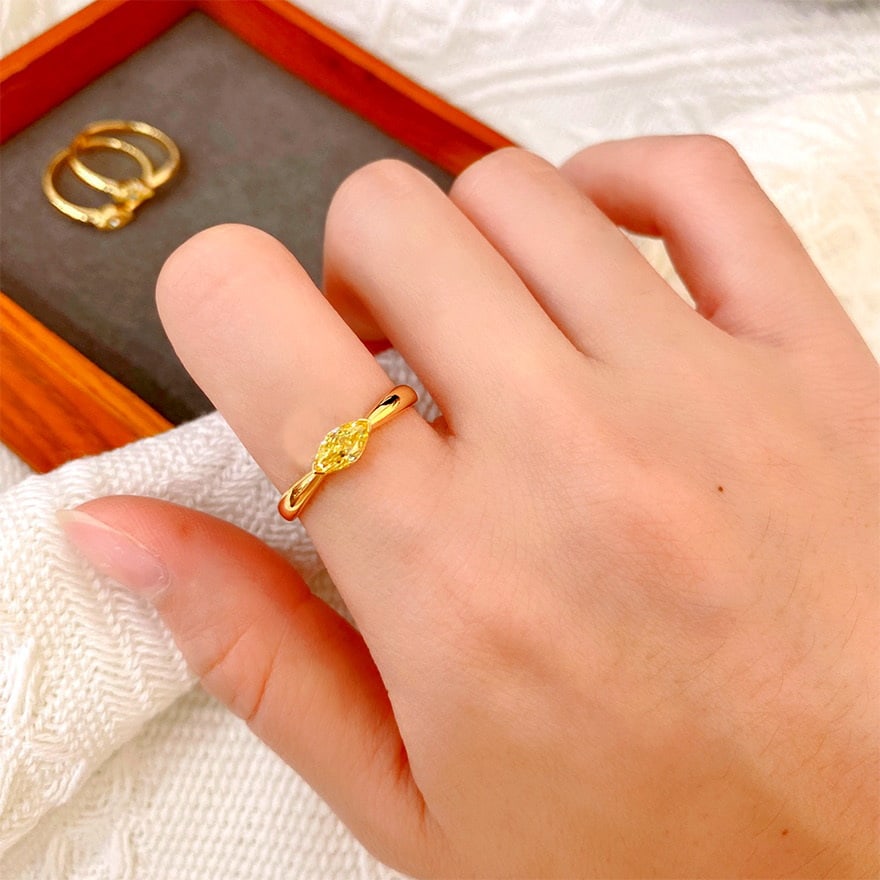 14k Gold 0.3 Ct Natural Yellow Diamond Ring - 2