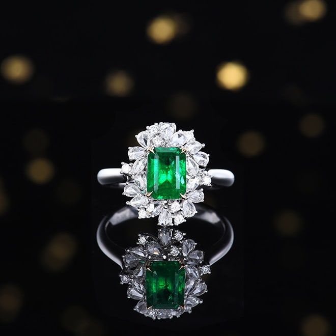 14k Gold 1.92 Ctw Vivid Green Natural Emerald & Diamond Ring/pendant( Without Chain ): Ref:231060273 // gold content:14k gold // ring size:7. 25us // // main gemstone:emerald // shape:octagonal // carat weight:1. 37ct // color:vivid green // treatment:natural // // adjacent gemstone 2
