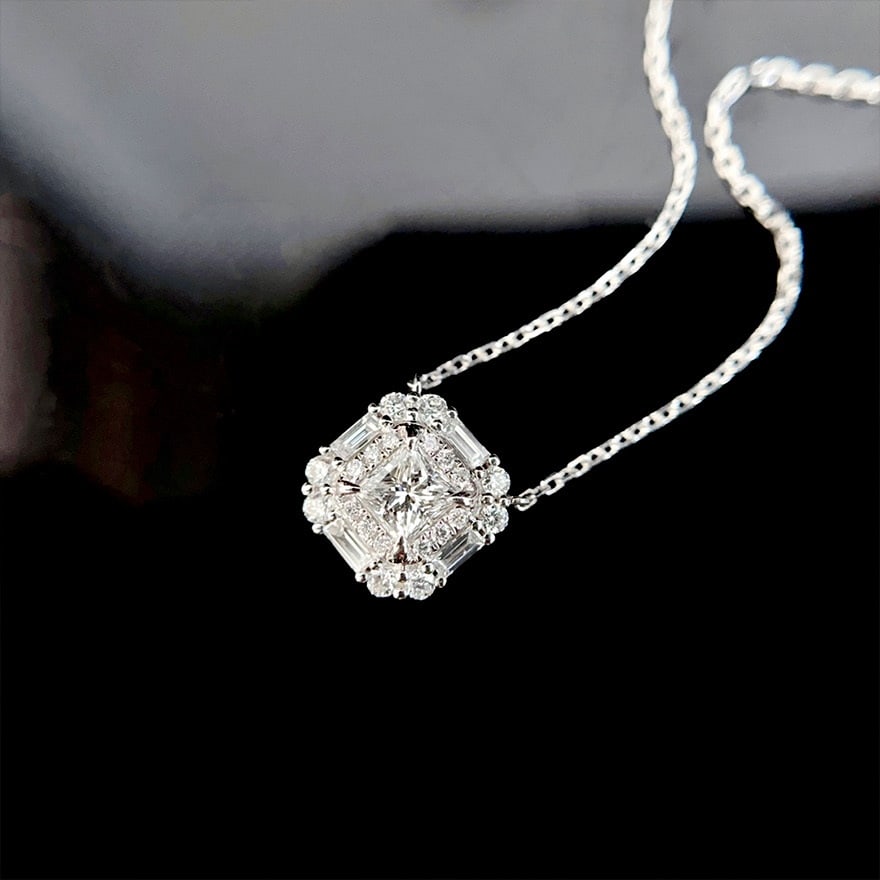 14k Gold 0.3 Ct Natural F Diamond Necklace: Ref:231060274 // gold content:14k gold // main gemstone:diamond // shape:princess // carat weight:0. 3ct // clarity grade:si1 // color:f // treatment:natural // // adjacent gemstone 2 : diamond // sha
