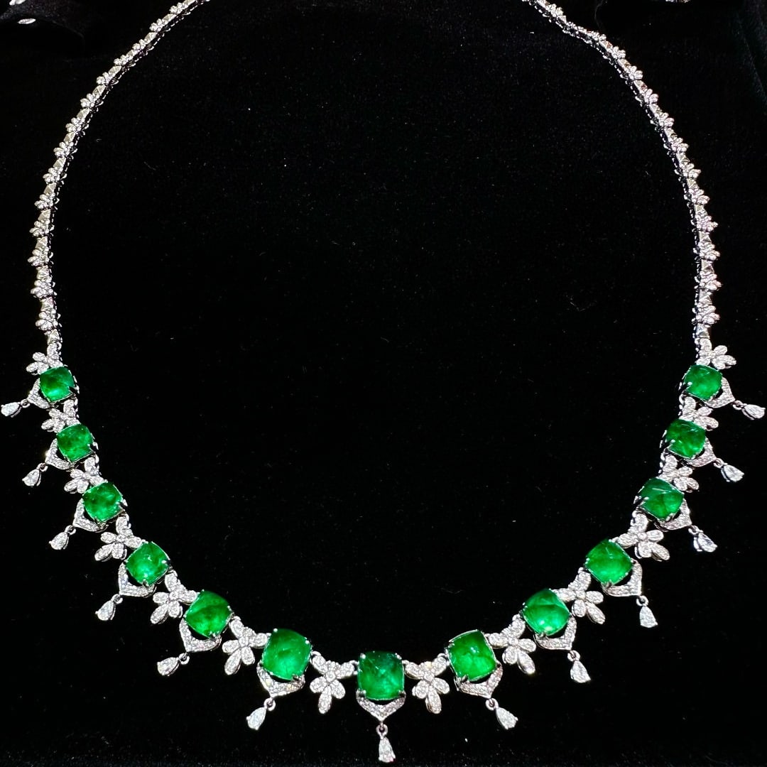14k Gold 14.90 Ctw Vivid Green Natural Emerald & Diamond Necklace - 3