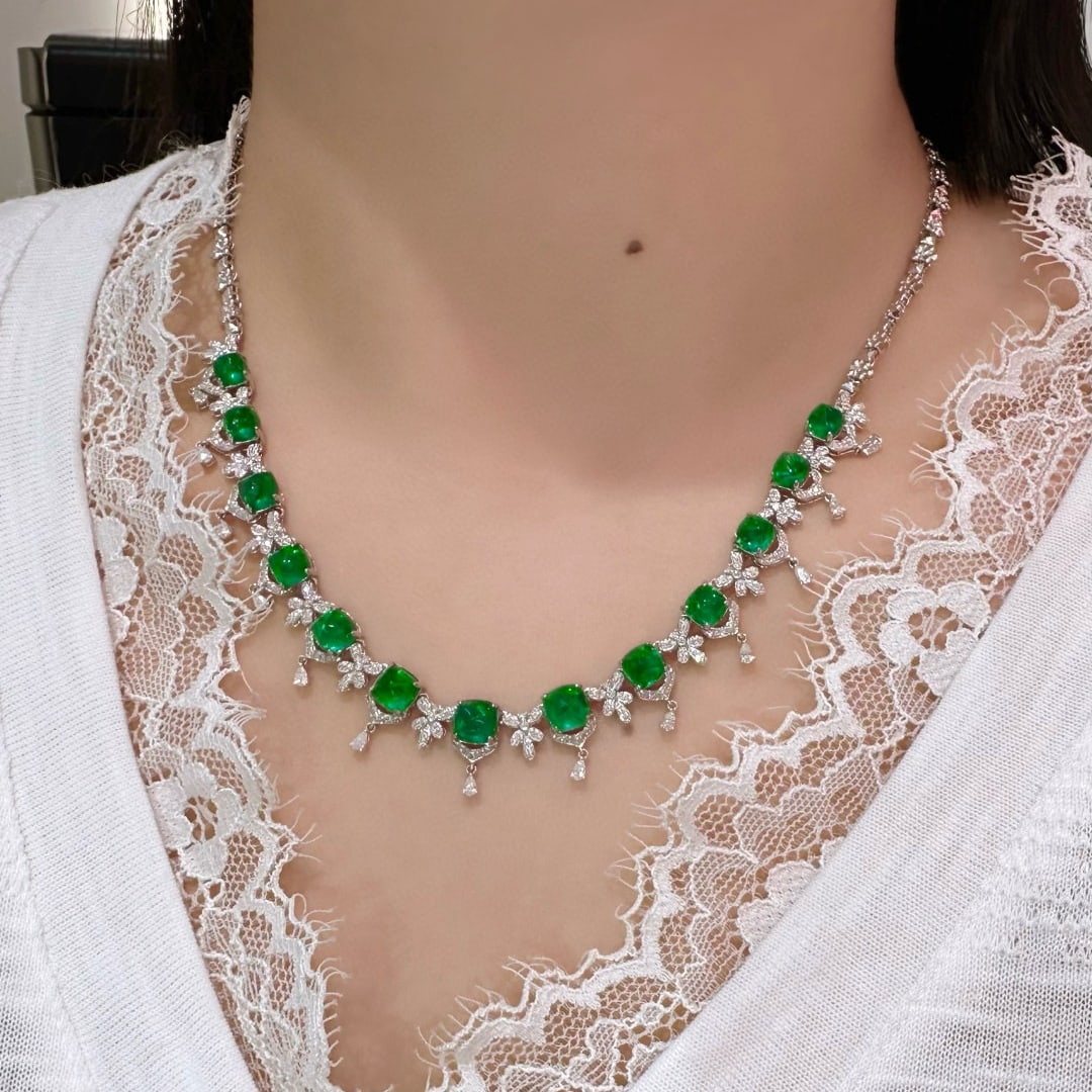 14k Gold 14.90 Ctw Vivid Green Natural Emerald & Diamond Necklace - 4
