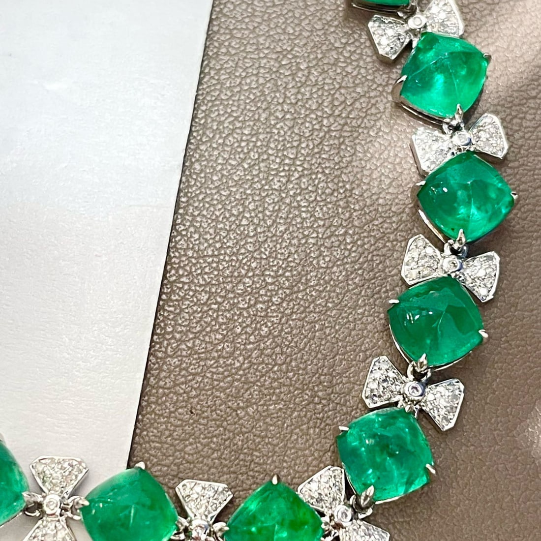 14k Gold 21 Ct Vivid Green Natural Emerald & Diamond Bracelet - 6