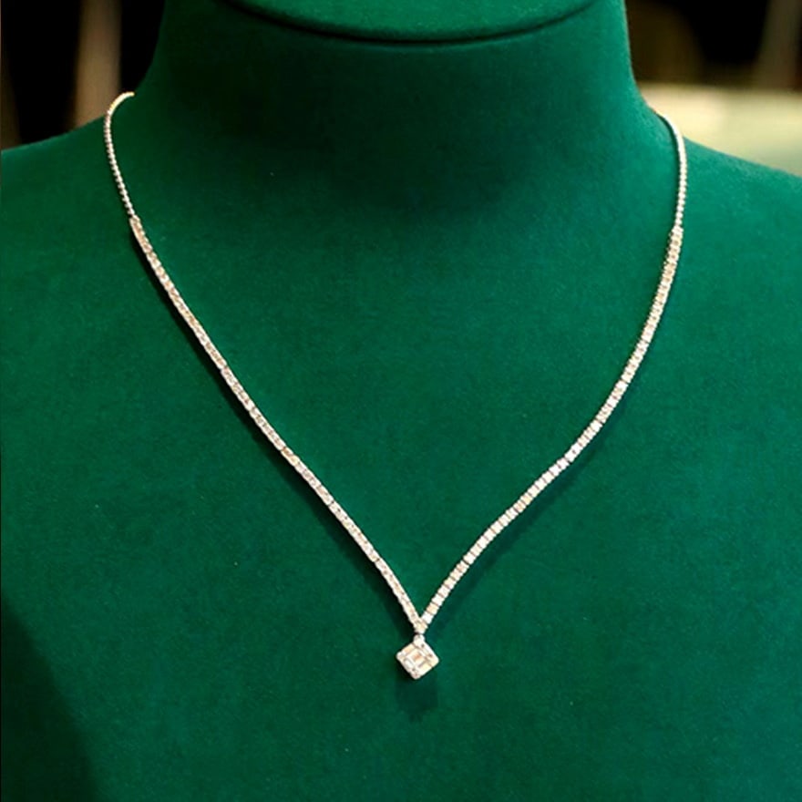 14k Gold 1.6 Ct Natural H Diamond Necklace: Ref:231060294 // gold content:14k gold // main gemstone:diamond // shape:multiply // carat weight:1. 6ct // clarity grade:vs-si // color:h // treatment:natural // Condition: New Low Estimate: 12000