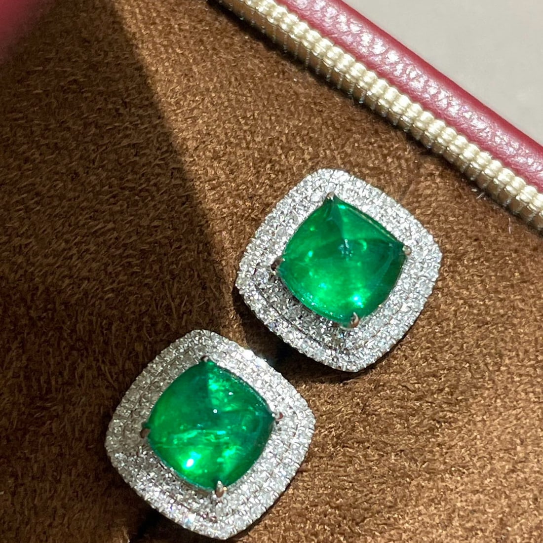 14k Gold 2.8 Ct Vivid Green Natural Emerald & Diamond Earrings - 3