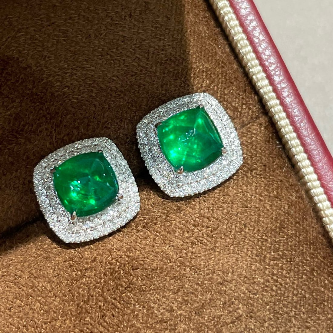 14k Gold 2.8 Ct Vivid Green Natural Emerald & Diamond Earrings - 4