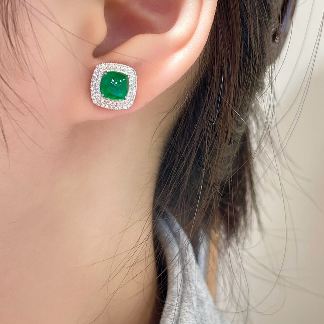 14k Gold 2.8 Ct Vivid Green Natural Emerald & Diamond Earrings - 6