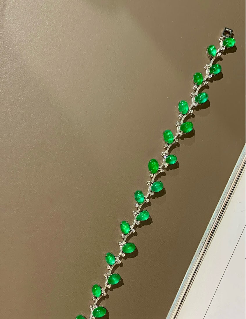 14k Gold 9 Ct Vivid Green Natural Emerald & Diamond Bracelet - 4