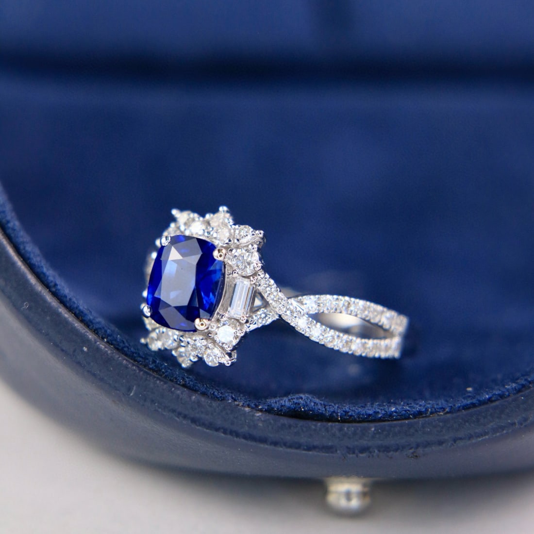 14k Gold 1.75 Ctw Natural Sapphire & Diamond Ring - 3