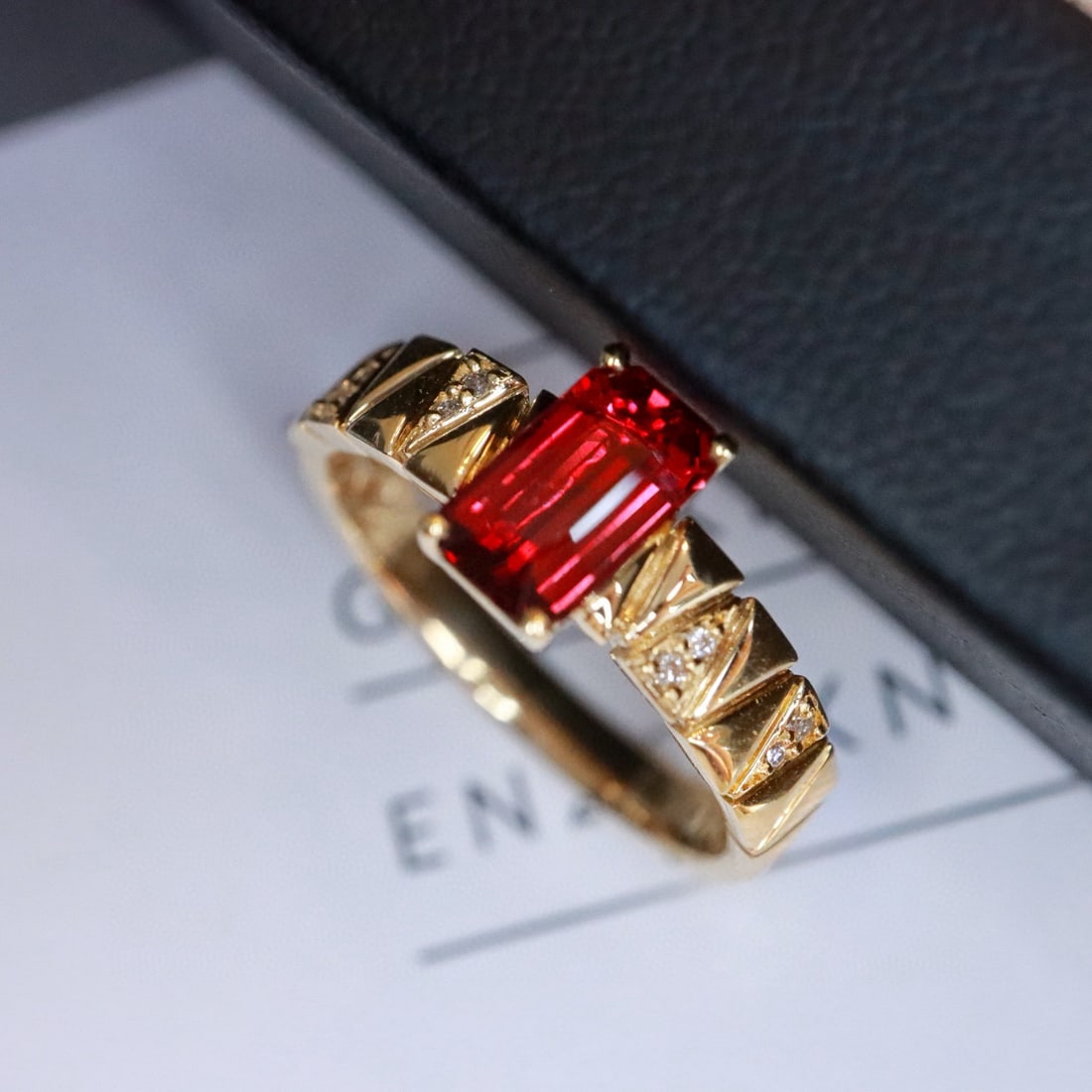 14k Gold 1.11 Ctw Natural Ruby & Diamond Ring: Ref:231060324 // gold content:14k gold // ring size:7. 25us // // main gemstone:ruby // shape:octagonal // carat weight:1. 08ct // color:pigeonblood red // treatment:natural // // adjacent gemstone 2