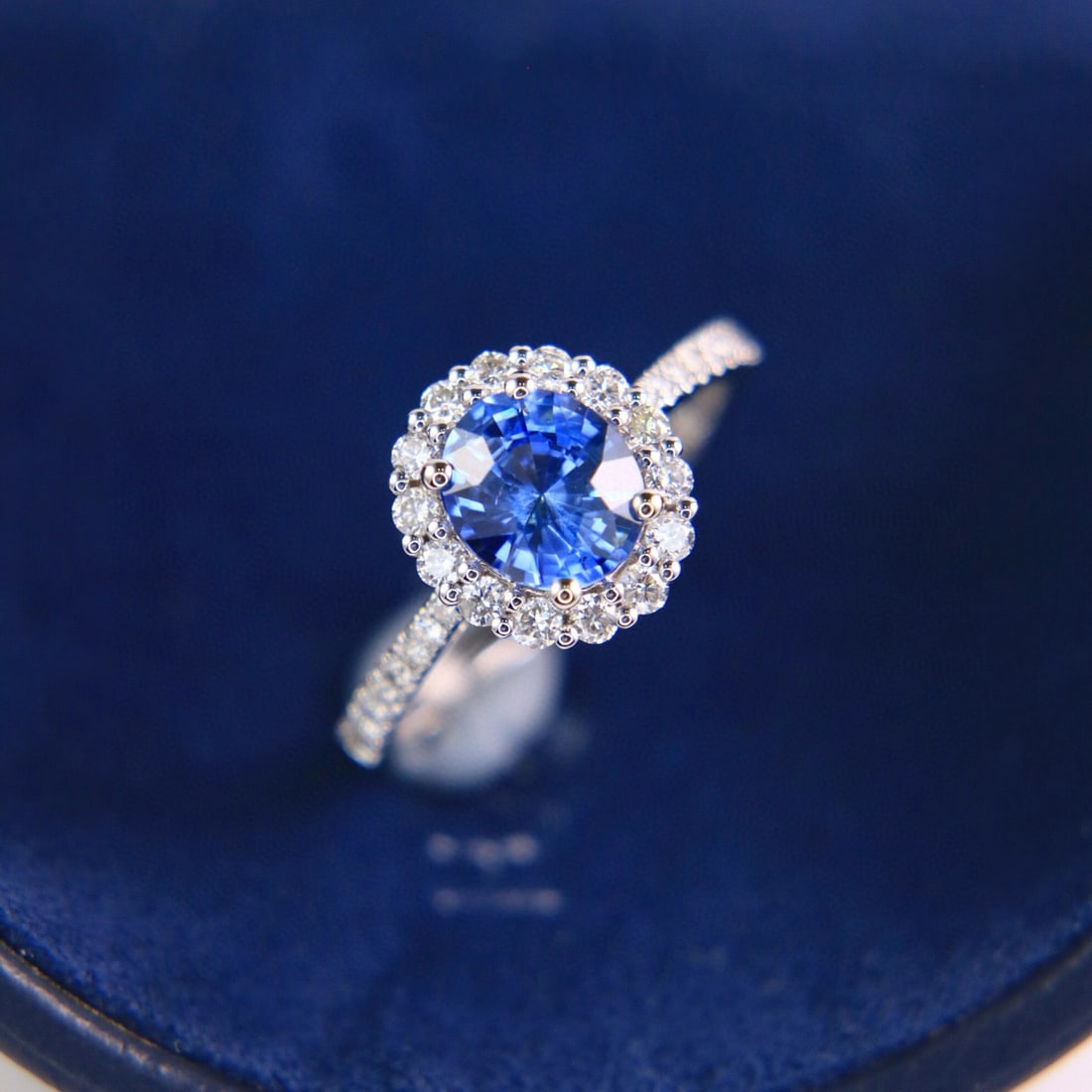 14k Gold 1.85 Ctw Natural Sapphire & Diamond Ring - 4