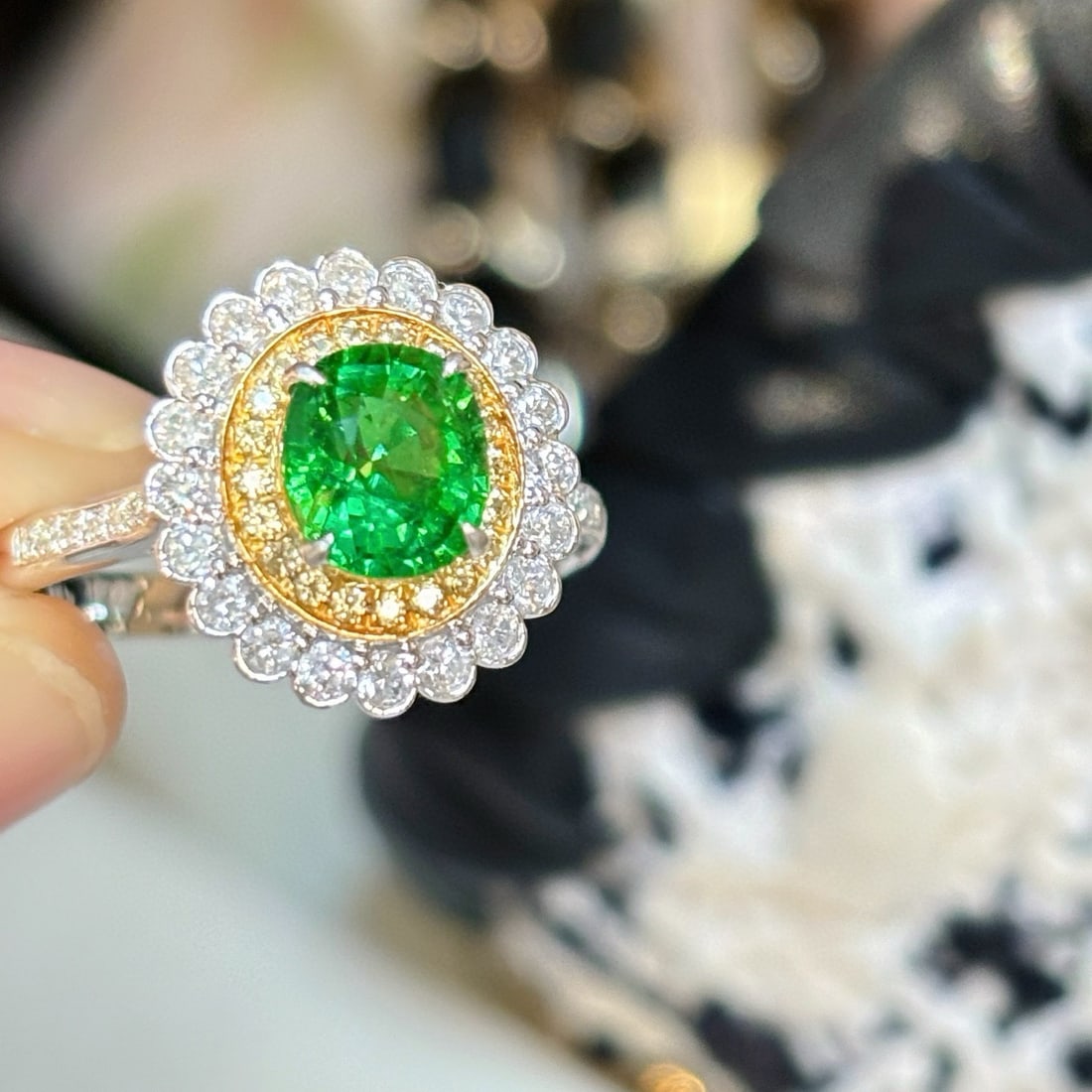 14k Gold 1.3 Ct Vivid Green Natural Tsavorite & Diamond Ring - 3