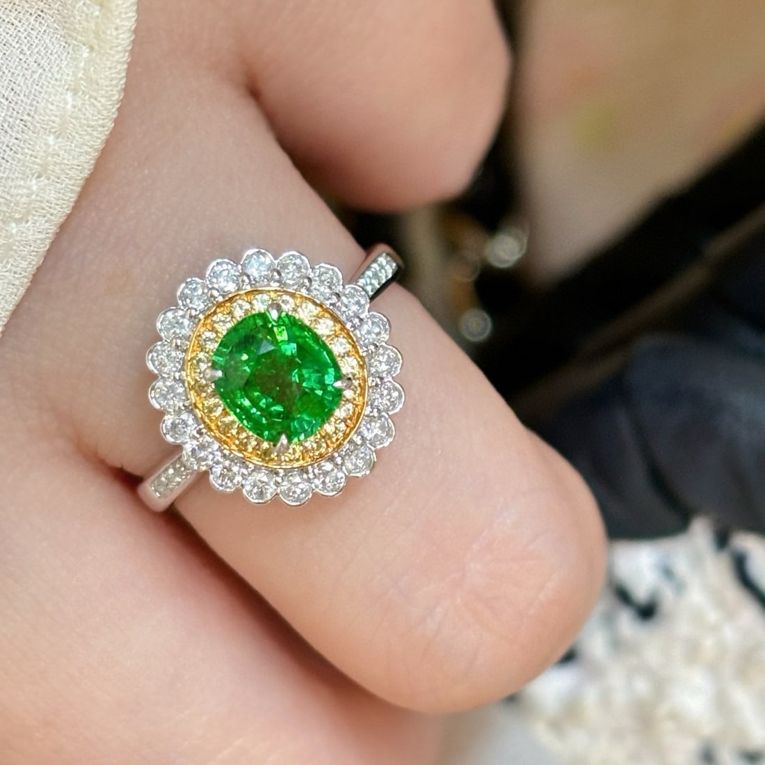 14k Gold 1.3 Ct Vivid Green Natural Tsavorite & Diamond Ring - 6