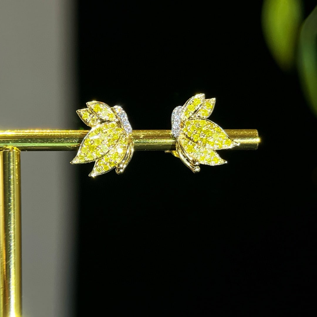 14k Gold 0.27 Ct Natural Color Diamond Earrings: Ref:231060401 // gold content:14k gold // main gemstone:diamond // shape:round // carat weight:0. 27ct // clarity grade:vs-si // color:color // treatment:natural // cut grade:g // High Estimate: 3300
