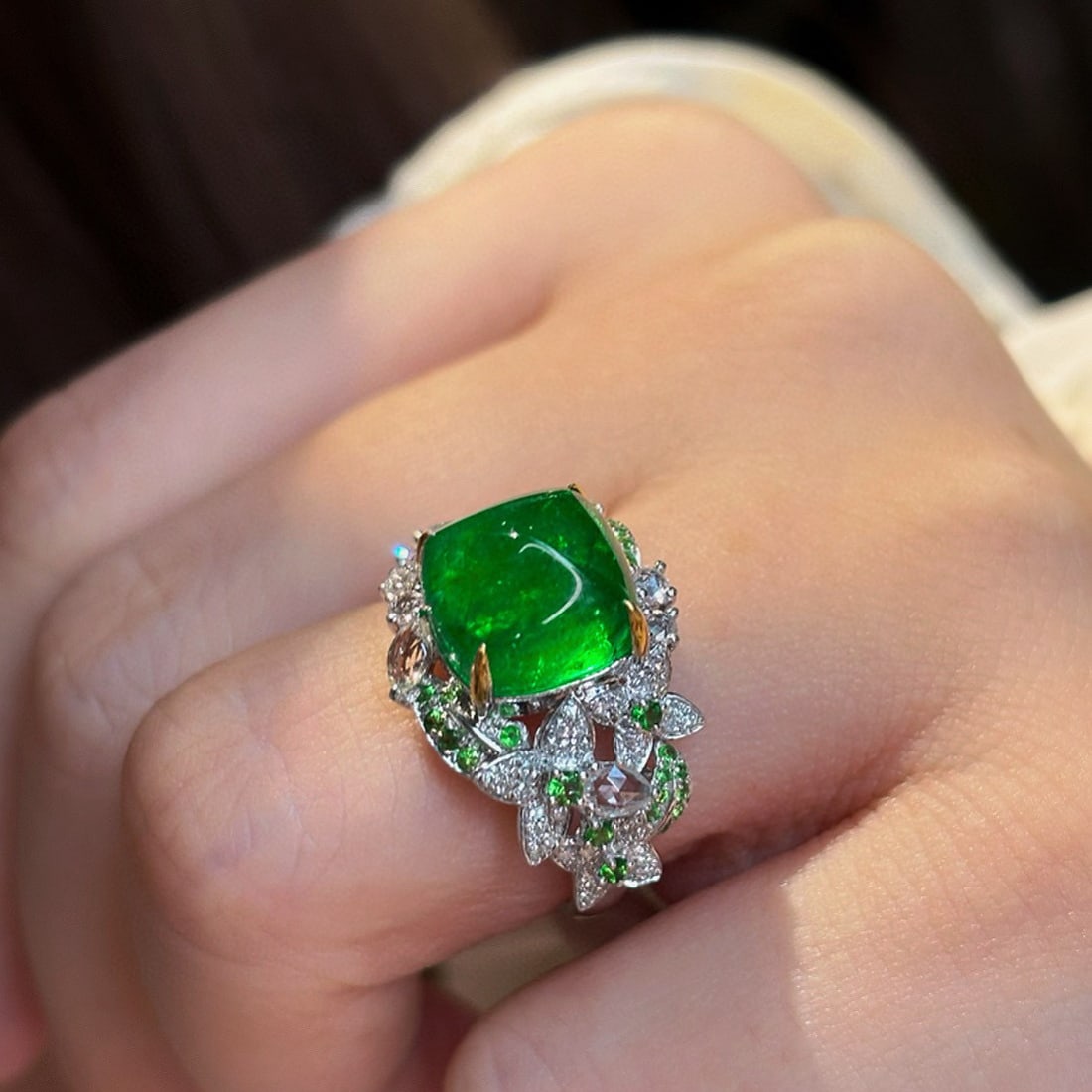 14k Gold 5.39 Ct Vivid Green Natural Emerald & Diamond & Tsavorite Ring - 2