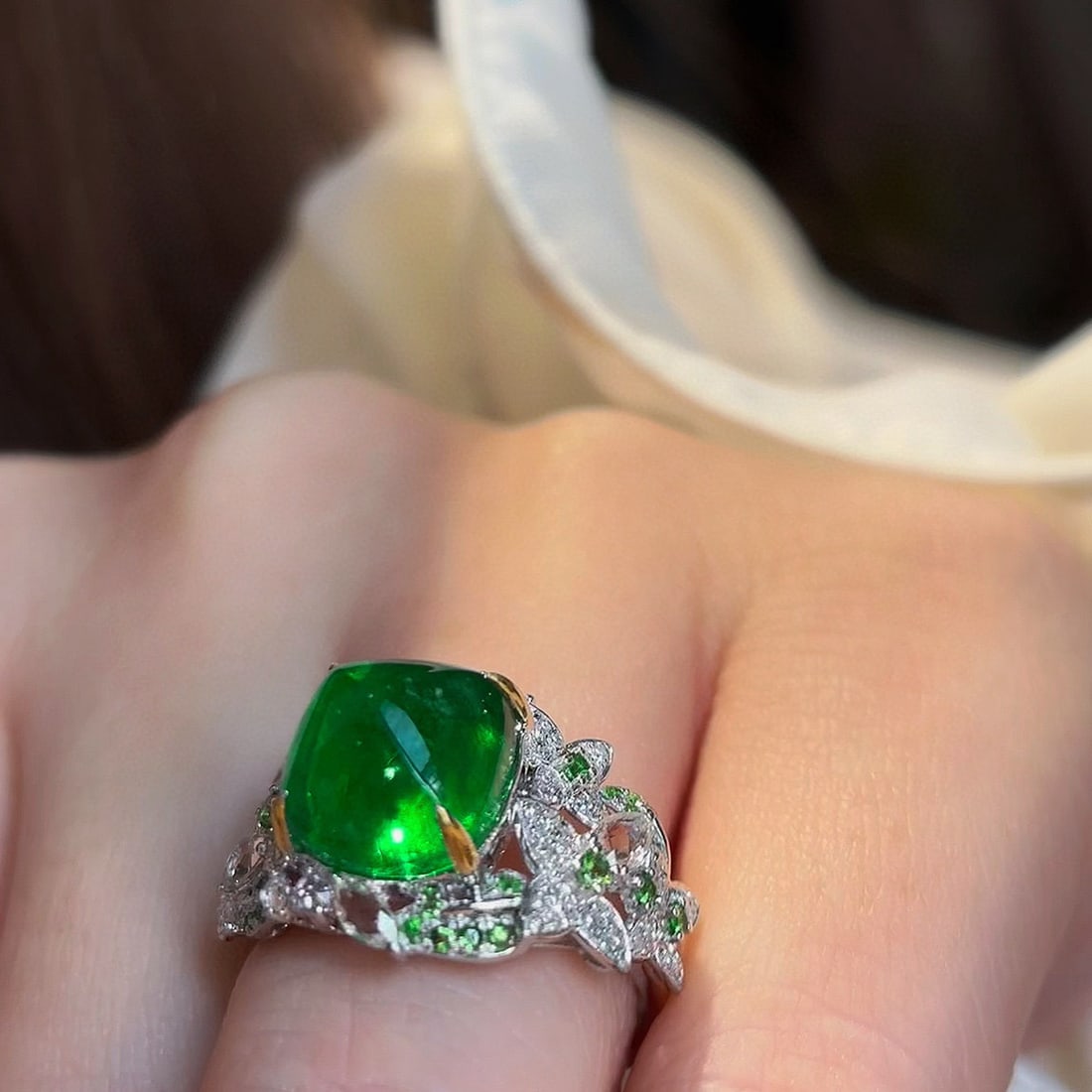 14k Gold 5.39 Ct Vivid Green Natural Emerald & Diamond & Tsavorite Ring - 6