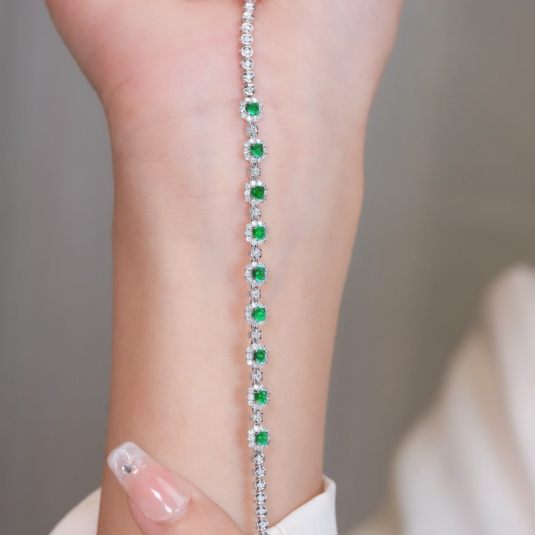 14k Gold 2.13 Ctw Vivid Green Natural Emerald & Diamond Bracelet - 4