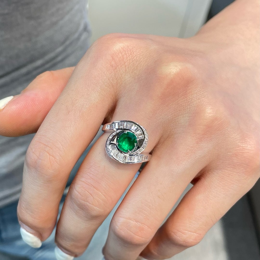 14k Gold 1.12 Ct Vivid Green Natural Emerald & Diamond Ring - 6