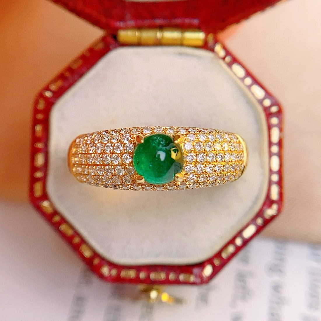 14k Gold 0.75 Ct Vivid Green Natural Emerald & Diamond Ring: Ref:231060430 // gold content:14k gold // ring size:7. 25us // // main gemstone:emerald // shape:round // carat weight:0. 75ct // color:vivid green // treatment:natural // cut grade:g // // adjacent