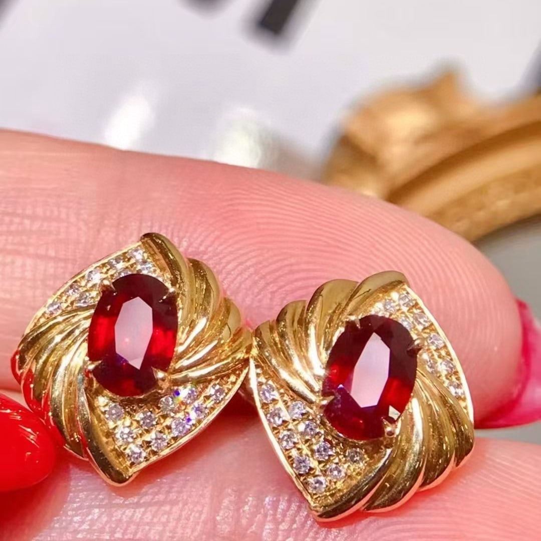 14k Gold 1.68 Ctw Natural Ruby & Diamond Earrings: Ref:231060434 // gold content:14k gold // main gemstone:ruby // shape:oval // carat weight:1. 4ct // color:pigeonblood red // treatment:natural // // adjacent gemstone 2 : diamond // shape:round //