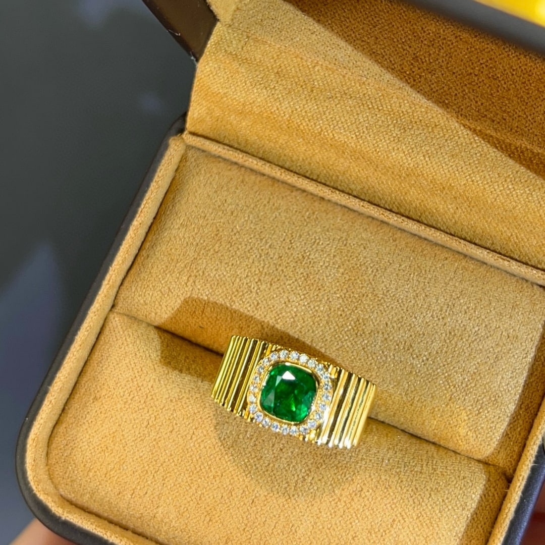 14k Gold 1.17 Ctw Vivid Green Natural Emerald & Diamond Ring - 2