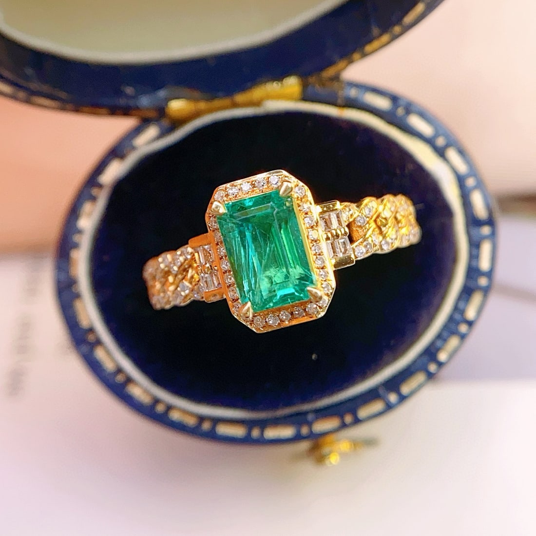 14k Gold 1.10 Ct Natural Emerald & Diamond Ring - 4