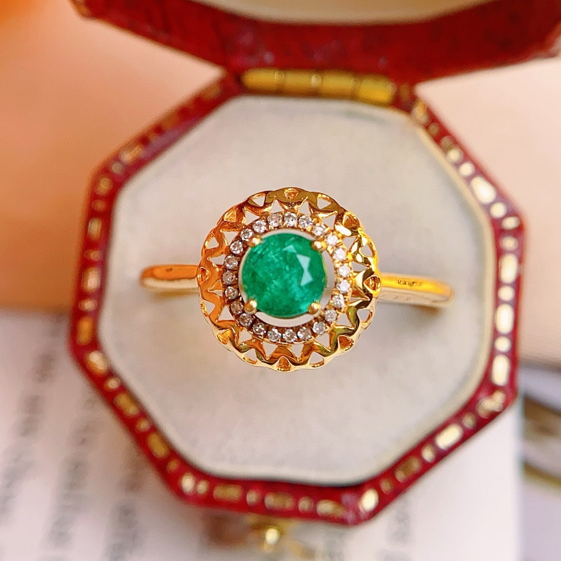 14k Gold 0.42 Ct Natural Emerald & Diamond Ring: Ref:231060448 // gold content:14k gold // ring size:7. 25us // // main gemstone:emerald // shape:round // carat weight:0. 42ct // color:green // treatment:natural // cut grade:g // // adjacent