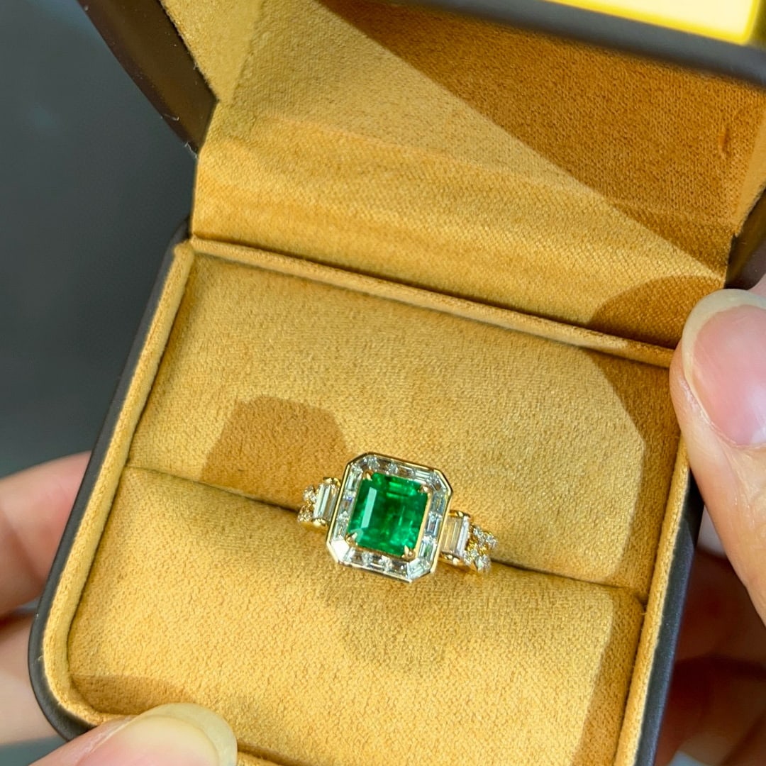 14k Gold 2.62 Ctw Vivid Green Natural Emerald & Diamond Ring - 4
