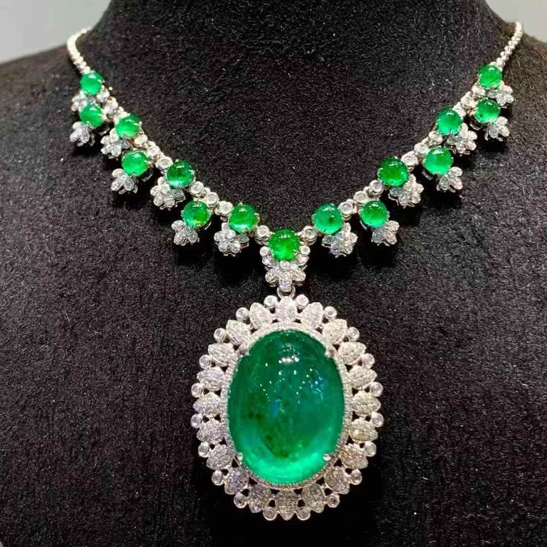 14k Gold 19.8 Ct Natural Emerald & Diamond Necklace - 2
