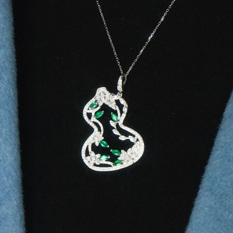 14k Gold 1.08 Ctw Natural Emerald & Diamond Pendant( Without Chain ) - 3