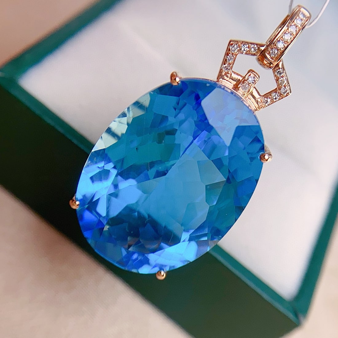 14k Gold 26.5 Ct Natural Topaz & Diamond Pendant( Without Chain ) - 5
