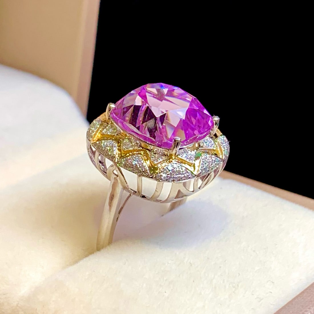 14k Gold 14.3 Ct Natural Kunzite & Diamond Ring - 3
