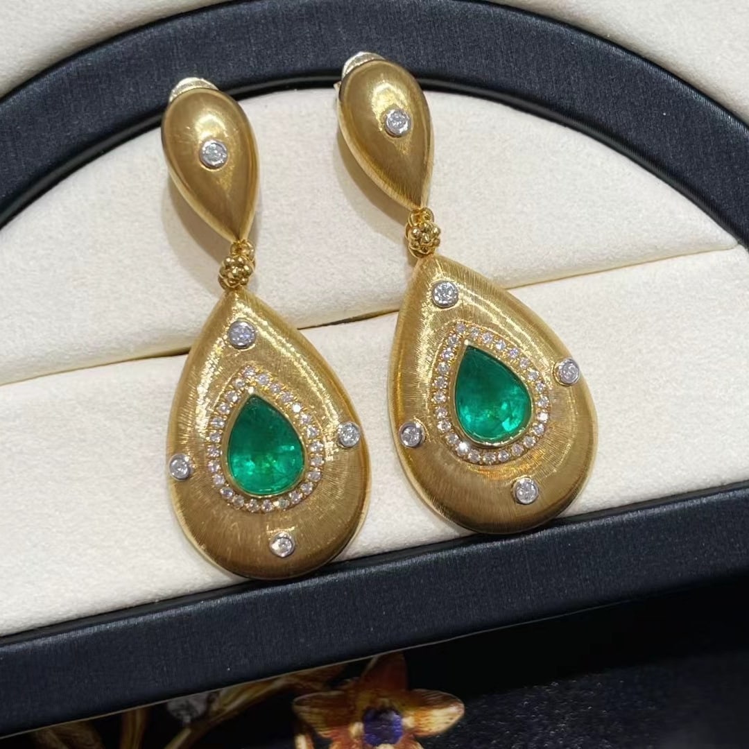 14k Gold 2.39 Ctw Natural Emerald & Diamond Earrings - 4