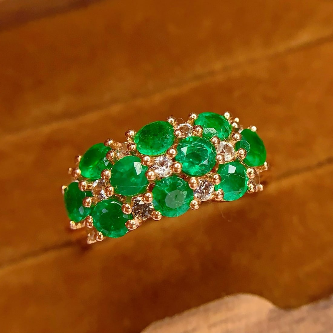 14k Gold 2.00 Ct Natural Emerald & Ruby Ring: Ref:231061106 // gold content:14k gold // ring size:7. 25us // // main gemstone:emerald // shape:round // carat weight:2. 00ct // color:green // treatment:natural // // adjacent gemstone 2 : ruby // n