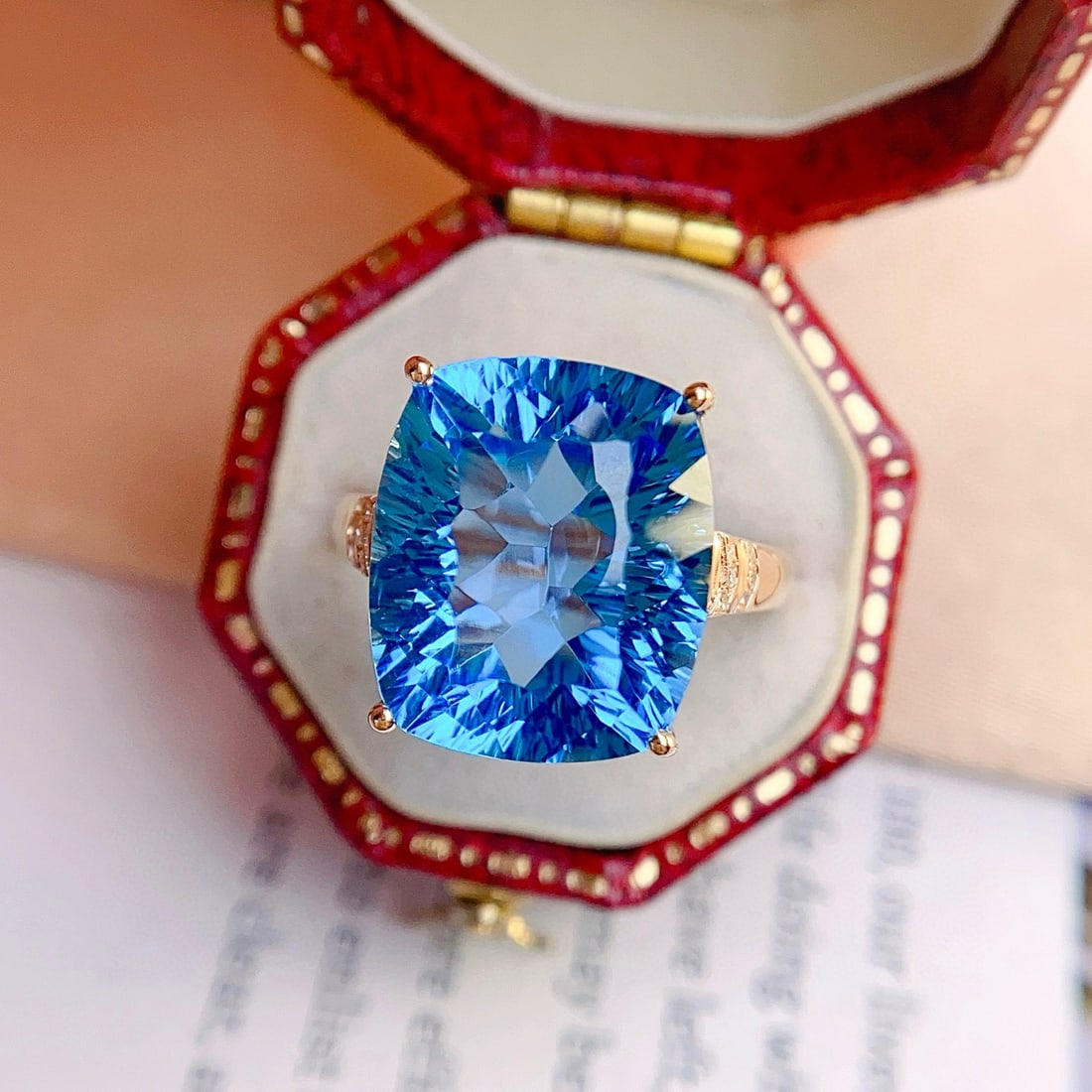 14k Gold 12.5 Ct Natural Topaz & Diamond Ring: Ref:231061130 // gold content:14k gold // ring size:7. 25us // // main gemstone:topaz // shape:cushion // carat weight:12. 5ct // color:blue // treatment:natural // // adjacent gemstone 2 : diamond