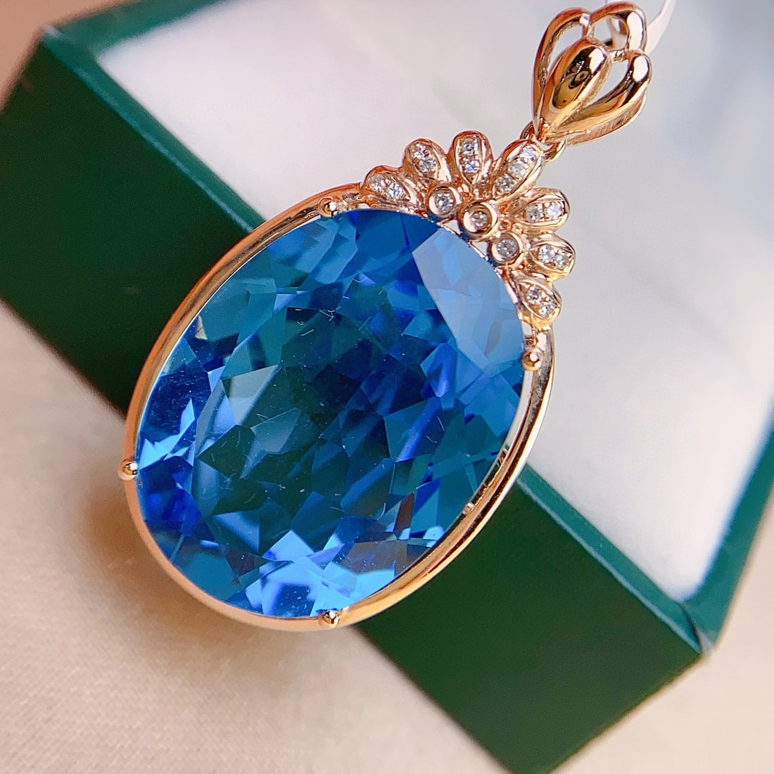 14k Gold 20.45 Ct Natural Topaz & Diamond Pendant( Without Chain ) - 3