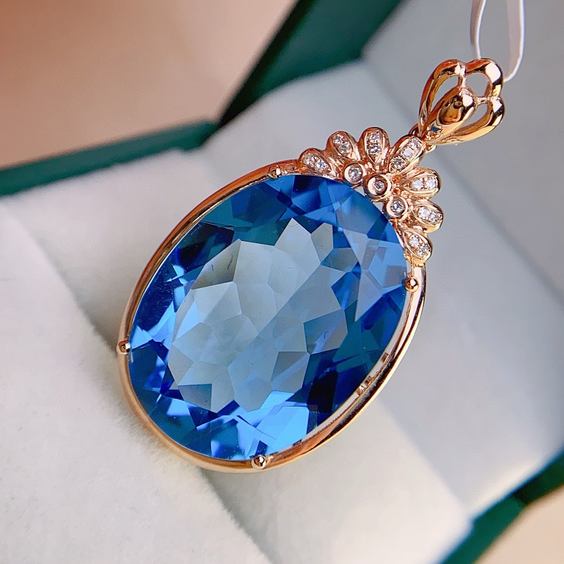 14k Gold 20.45 Ct Natural Topaz & Diamond Pendant( Without Chain ) - 4