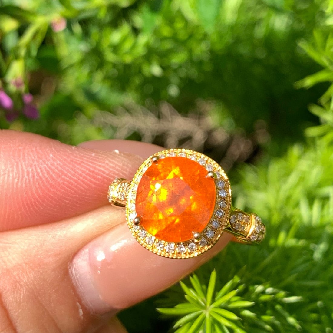 14k Gold 5.35 Ct Natural Spessartine & Diamond Ring: Ref:231061138 // gold content:14k gold // ring size:7. 25us // // main gemstone:spessartine // shape:oval // carat weight:5. 35ct // color:orange // treatment:natural // // adjacent gemstone 2 :