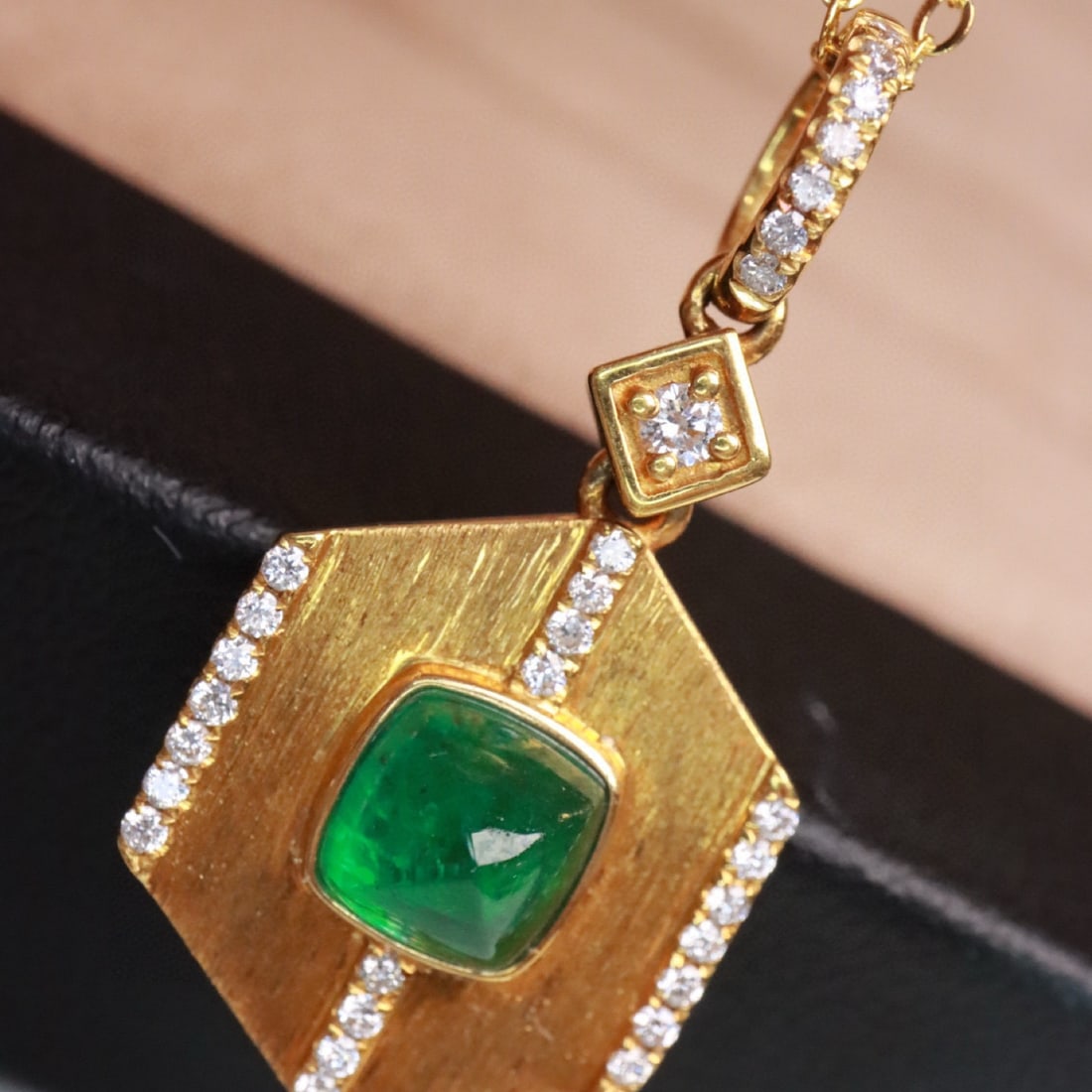 14k Gold 1.18 Ctw Natural Emerald & Diamond Pendant( Without Chain ) - 4
