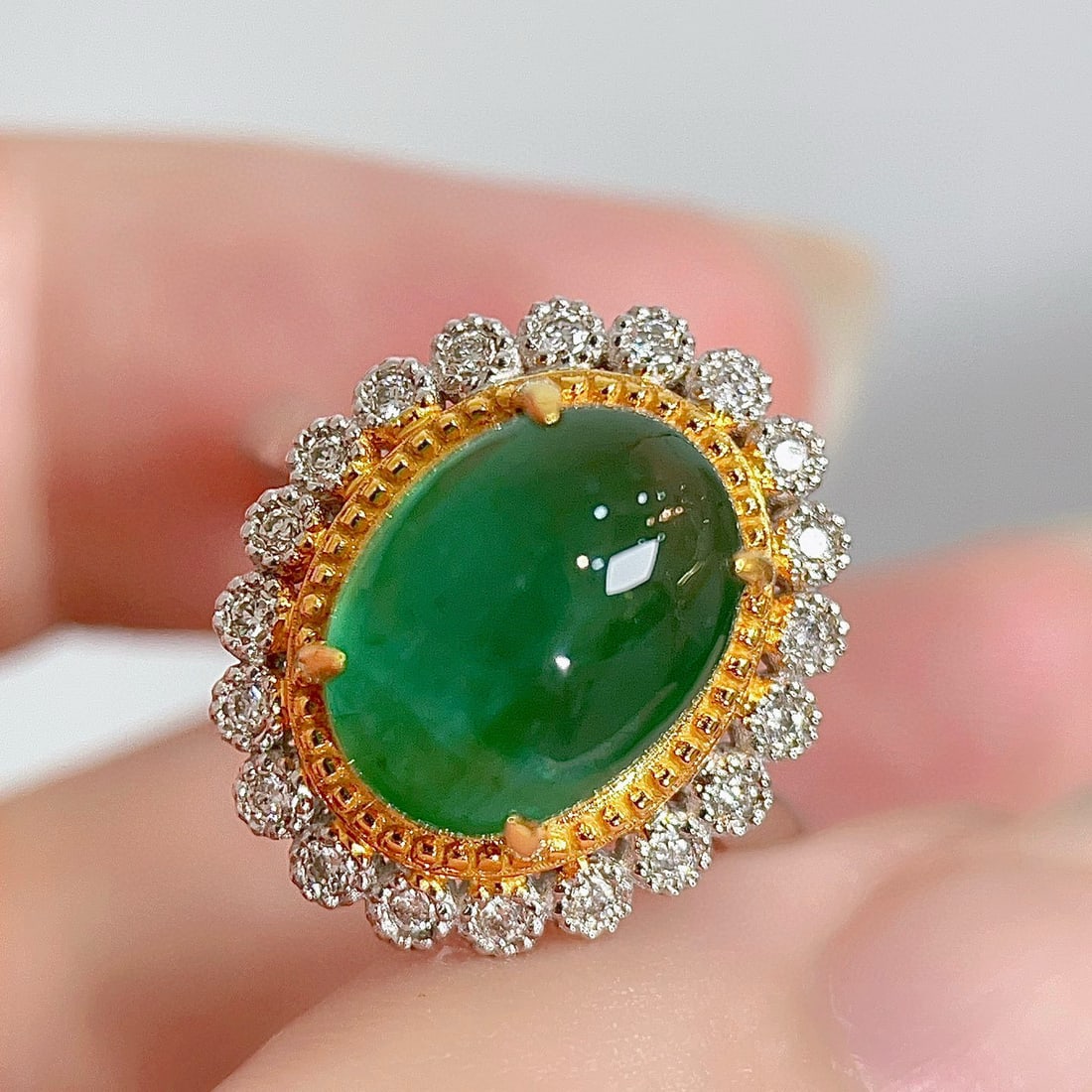 14k Gold 4.2 Ct Natural Emerald & Diamond Ring - 6